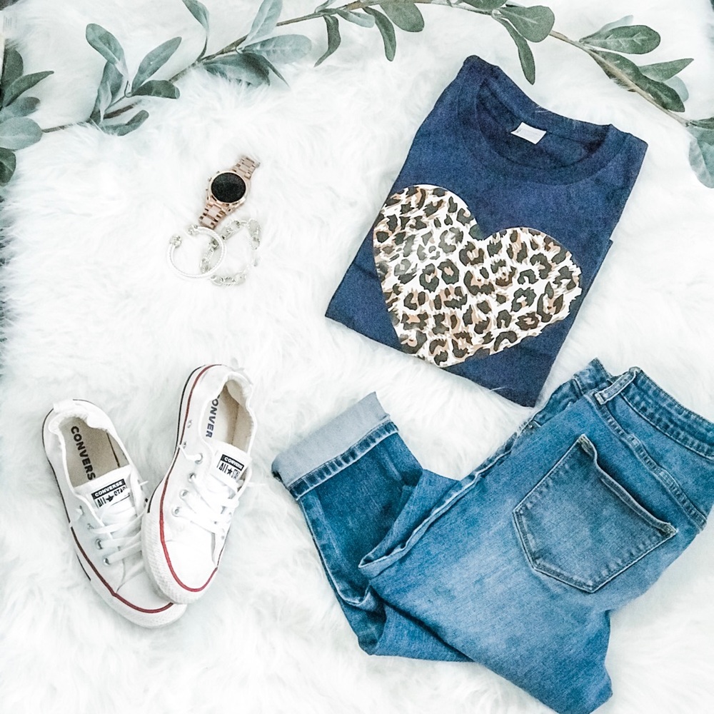 Heart T-shirt Women Heart 🤎 Leopard